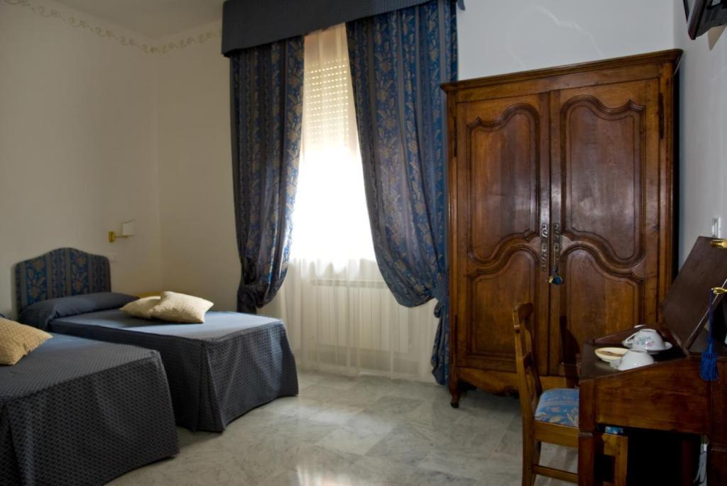 Lady Rose Bed & Breakfast Pisa Værelse billede